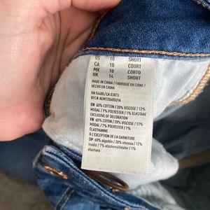 American eagle women size 10- short denim skinny jeans. Worn twice